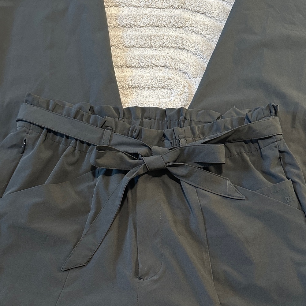 Elegant Paperbag Waist pants - Picture 4 of 8